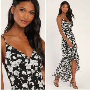 LULU’S Darling Daylily White and Black Floral Print High-Low Maxi Dress M